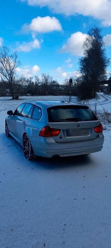 Gebraucht BMW 330 245 PS (180 kW) 2008 Silber Kombi
