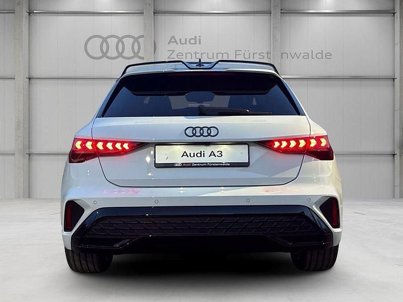 Gebraucht Audi A3 S-Line 150 PS (110 kW) 2025 Weiss Limousine