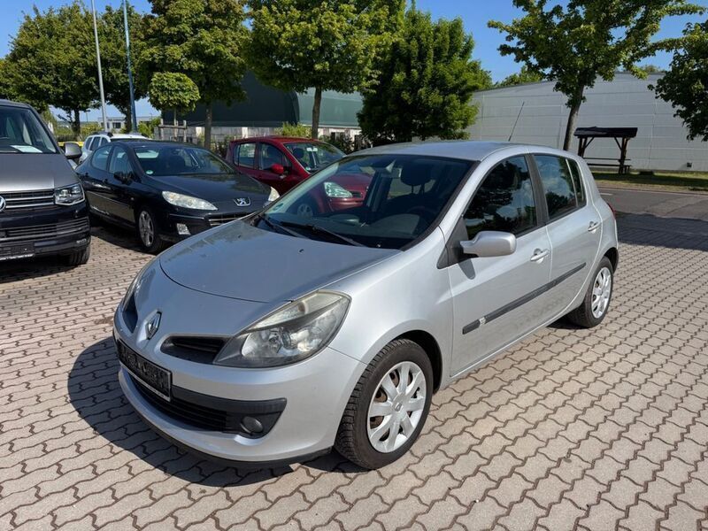 Silber Gebraucht 2007 Renault Clio II Dynamique Limousine | 1.600 € (Guter Preis) - Bild 1/4