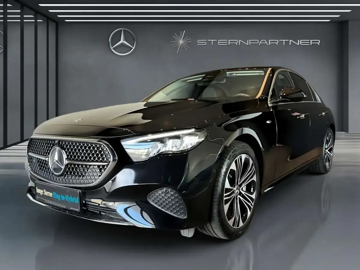 Używany Mercedes E300 Avantgarde 204 KM (150 kW) 2025 Czarny Sedan/Limuzyna