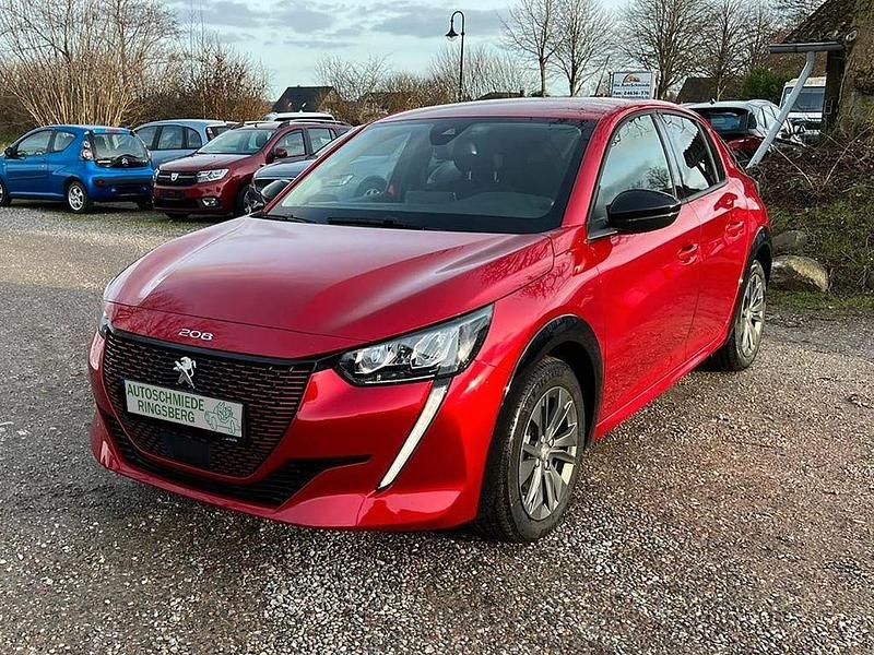 Lackierung elixierrot/typ ver Gebraucht 2022 Peugeot e-208 Allure Kleinwagen | 20.490 € (Teuer) - Bild 1/4