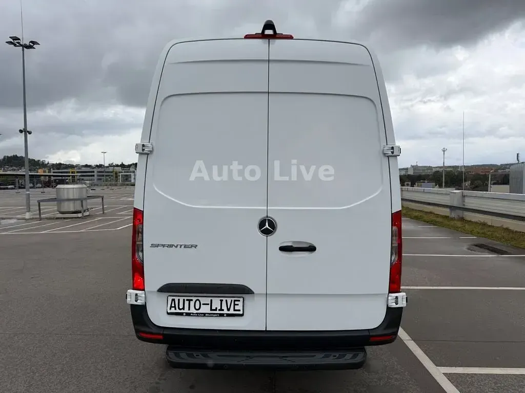 Gebraucht Mercedes Sprinter 150 PS (110 kW) 2023 Arktikweiss Van