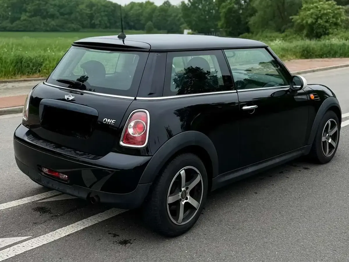 Brugt Mini ONE 75 HK (55 kW) 2011 Sort Hatchback