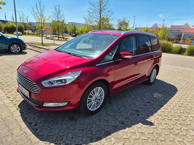 Gebraucht Ford Galaxy Titanium 150 PS (110 kW) 2019 Rot Van / Kleinbus