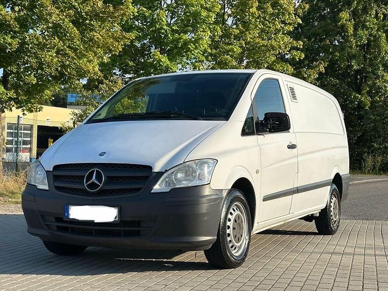 Weiß Gebraucht 2013 Mercedes Vito Van / Kleinbus | 4.950 € (Superpreis) - Bild 1/4