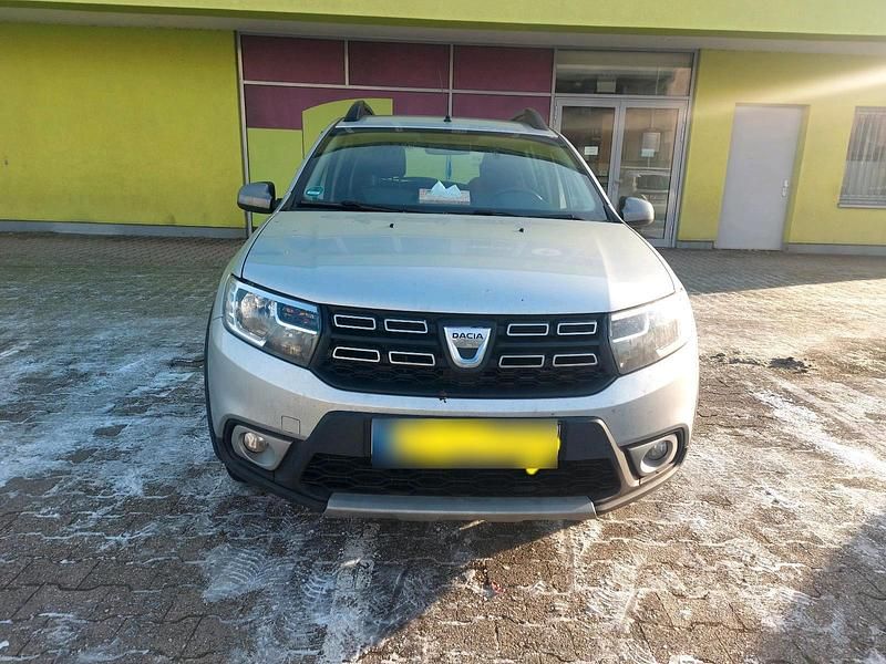 Gebraucht Dacia Sandero Stepway 75 PS (55 kW) 2017 Silber SUV