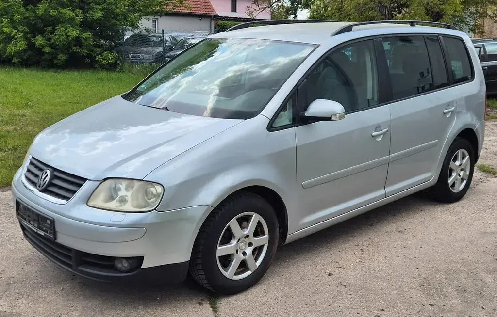 Gebraucht VW Touran Trendline 140 PS (102 kW) 2004 Silber Van / Kleinbus