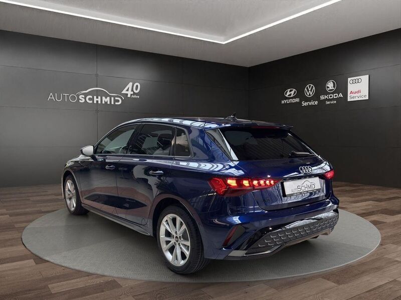 Neu Audi A3 S-Line 150 PS (110 kW) 2025 Navarrablau metallic Limousine