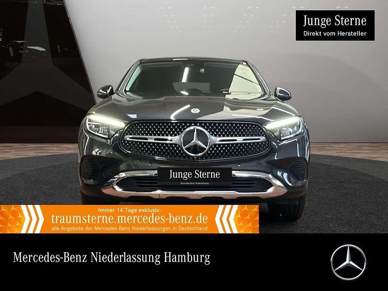 Grau Gebraucht 2024 Mercedes GLC300e Limousine | 66.990 € (Guter Preis) - Bild 1/3