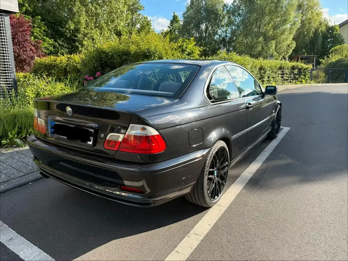 Occasion BMW 320 Basis 150 ch (110 kW) 2000 Noir Coupé