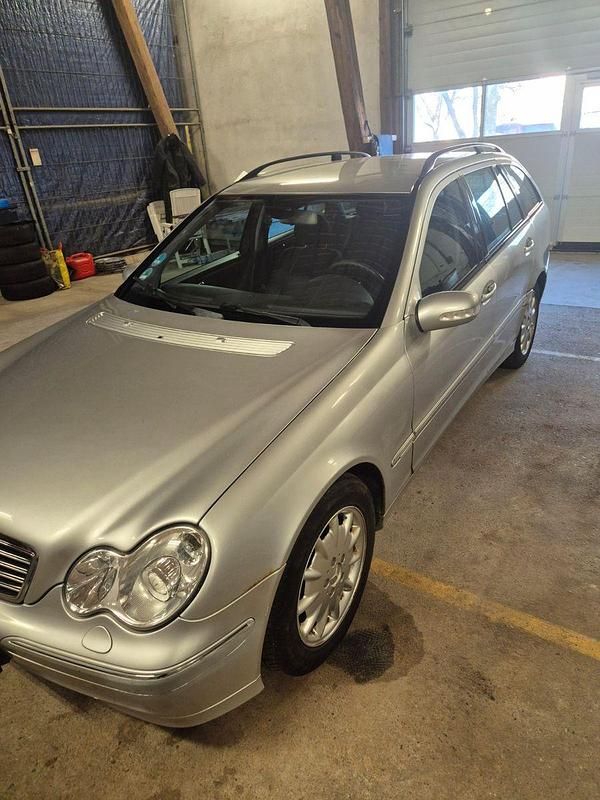 Gebraucht Mercedes C240 170 PS (125 kW) 2003 Silber Kombi