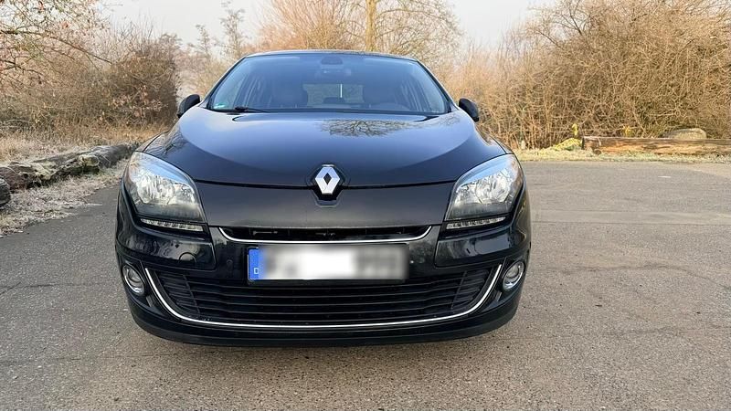 Gebraucht Renault Mégane III Luxe 131 PS (96 kW) 2012 Schwarz Kleinwagen