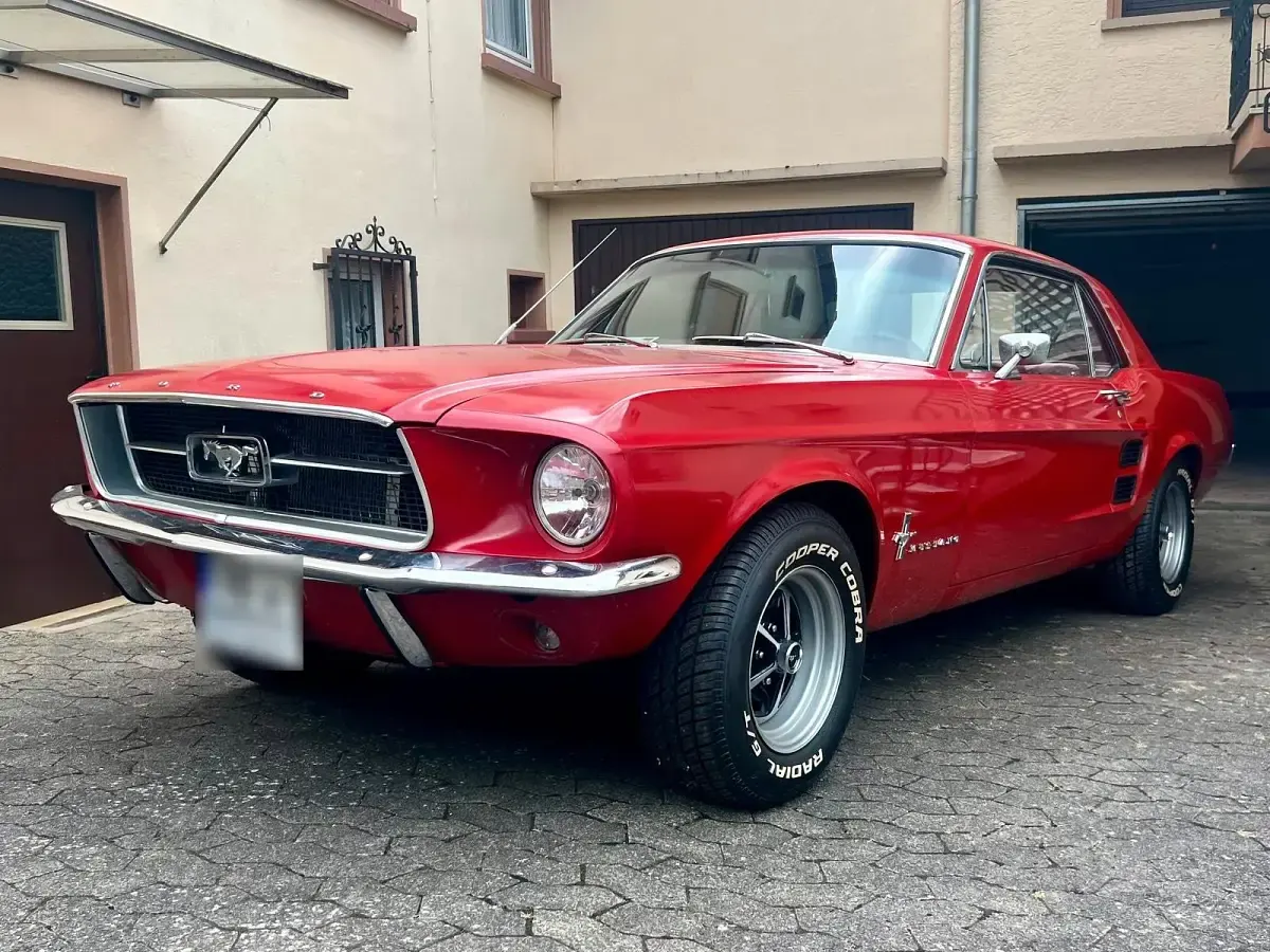 Gebraucht Ford V8 224 PS (164 kW) 1967 Rot Coupé