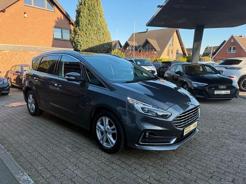 Gebraucht Ford S-MAX Titanium 190 PS (139 kW) 2021 Grau Van / Kleinbus