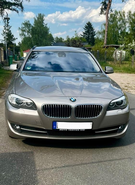 Gold Gebraucht 2011 BMW 530 Performance Kombi | 12.000 € (Fairer Preis) - Bild 1/4