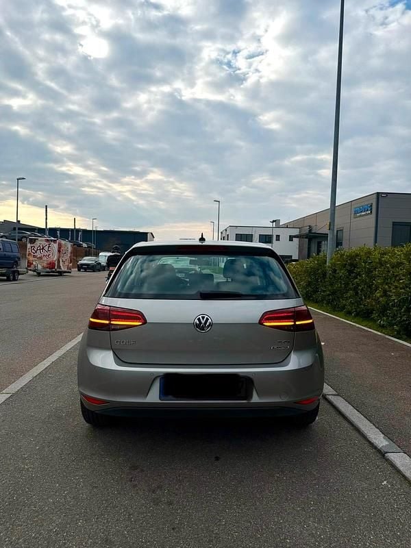 Gebraucht VW Golf VII 110 PS (80 kW) 2015 Silber Limousine