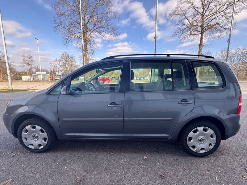 Gebraucht VW Touran Trendline 116 PS (85 kW) 2004 Grau Van / Kleinbus