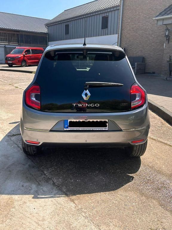 Second-hand Renault Twingo Techno 60 kW (82 CP) 2023 Gri Hatchback
