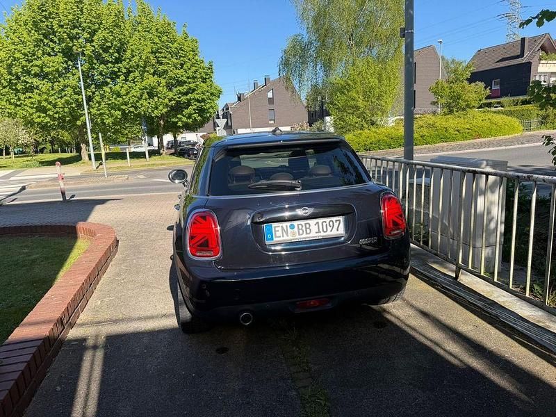 Second-hand Mini Cooper 132 CP (97 kW) 2019 Albastru Hatchback