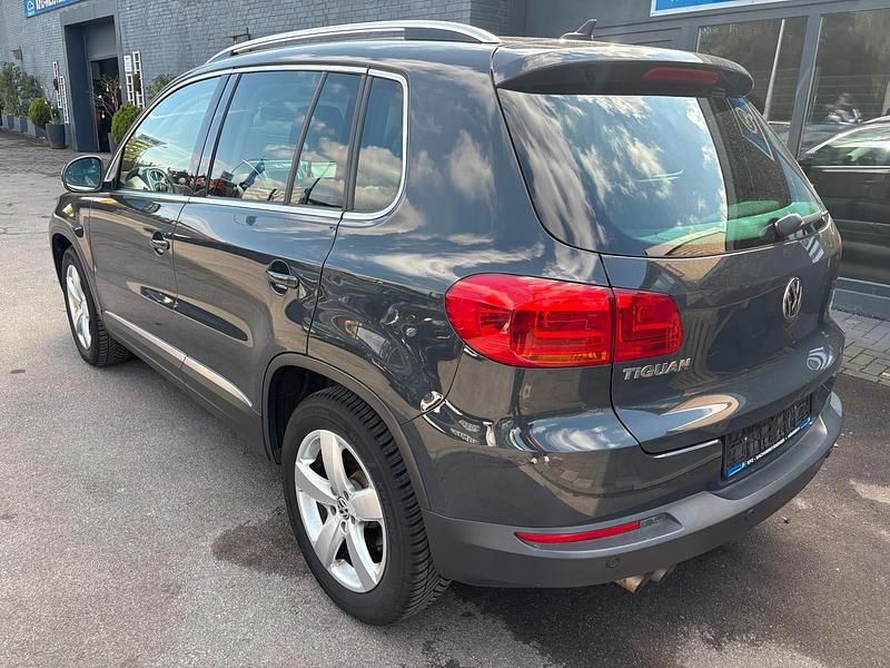 Gebraucht VW Tiguan 125 PS (91 kW) 2015 Grau SUV