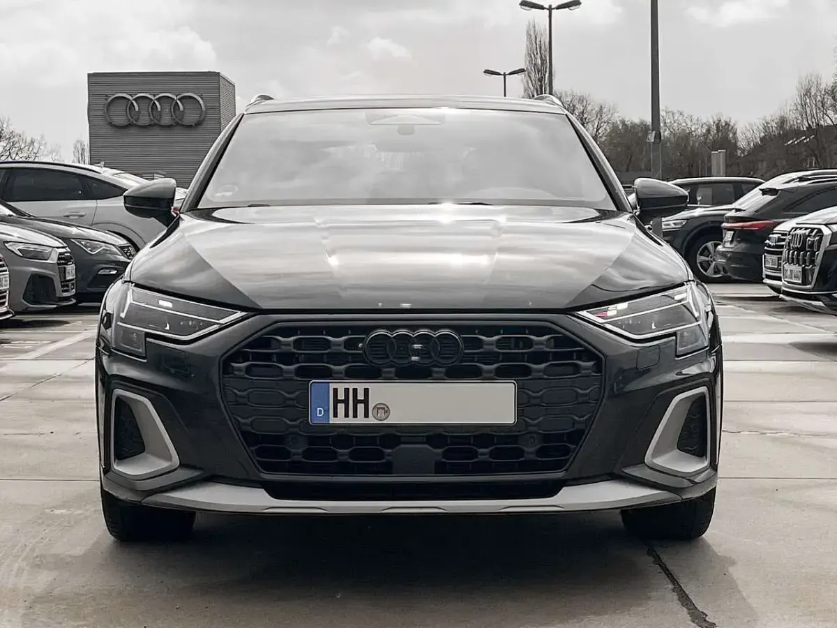 Gebraucht Audi A3 Comfort 150 PS (110 kW) 2026 Grau Limousine