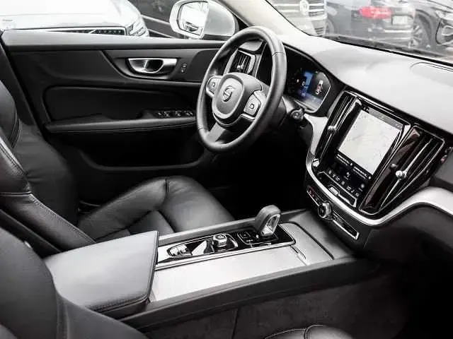 Gebraucht Volvo V60 145 PS (106 kW) 2024 Kombi
