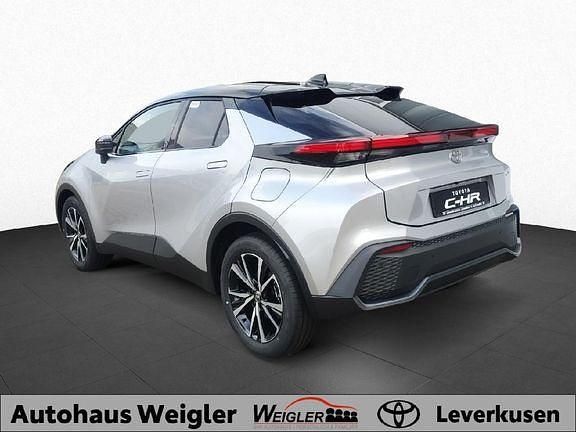 Gebraucht Toyota C-HR Team 197 PS (144 kW) 2024 Shimmering silver metallic / dach schwarz SUV