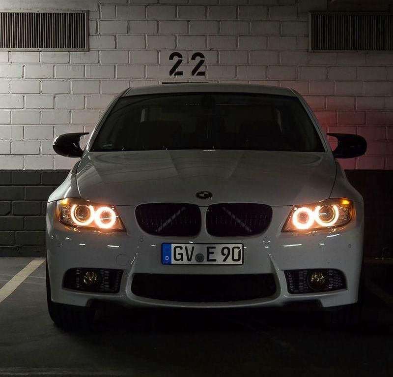 Weiß Gebraucht 2009 BMW 325 Comfort Edition Limousine | 5.790 € (Superpreis) - Bild 1/4