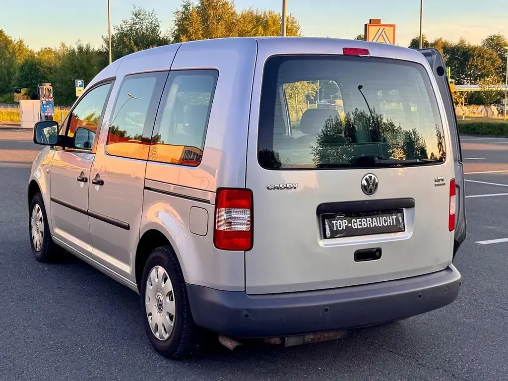 Gebraucht VW Caddy Team 109 PS (80 kW) 2008 Silber Van / Kleinbus