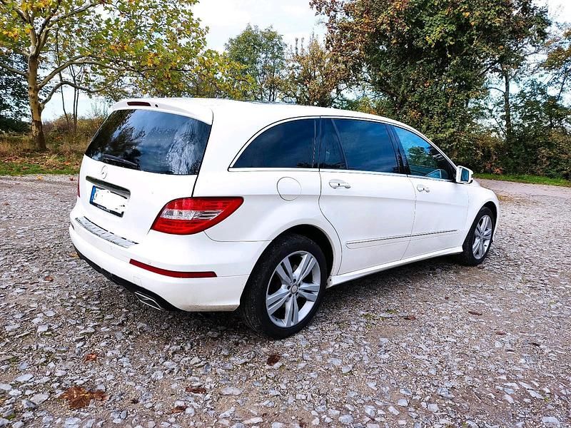 Gebraucht Mercedes R350 AMG line 2012 Weiß Van / Kleinbus
