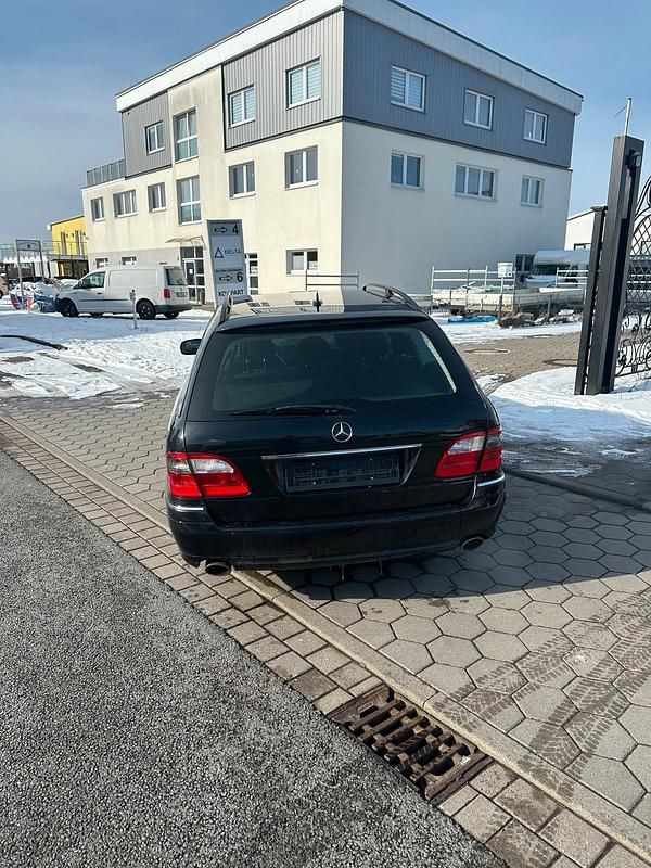 Gebraucht Mercedes E320 224 PS (164 kW) 2007 Schwarz Kombi