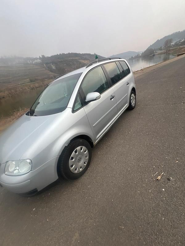 Gebraucht VW Touran 105 PS (77 kW) 2005 Silber Van / Kleinbus
