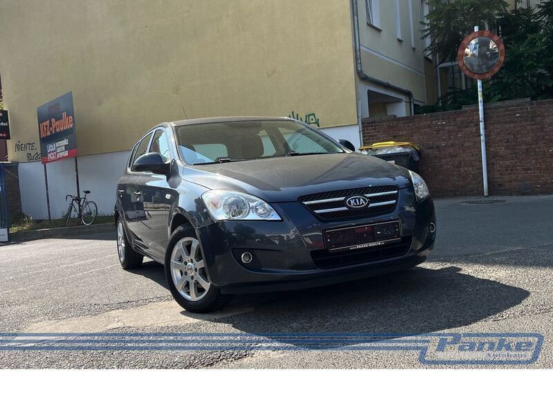 Gomeragrau met. Gebraucht 2007 Kia Ceed EX Limousine | 4.990 € (Fairer Preis) - Bild 1/4