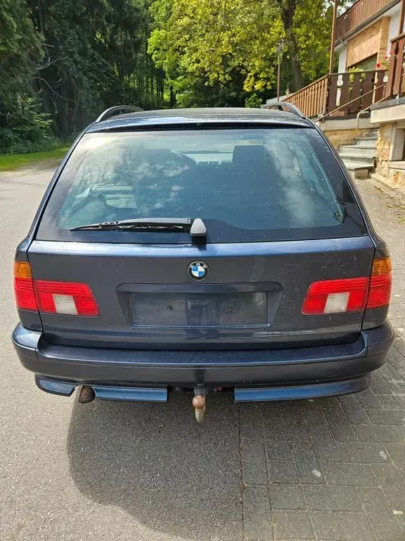 Gebraucht BMW 530 Exclusive 193 PS (141 kW) 2001 Blau Kombi