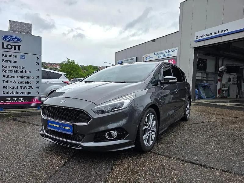 Grau Gebraucht 2018 Ford S-MAX ST-Line Van / Kleinbus | 20.490 € (Fairer Preis) - Bild 1/4