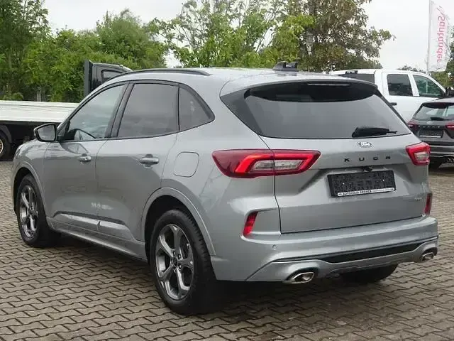 Gebraucht Ford Kuga ST-Line 179 PS (131 kW) 2025 Silber SUV