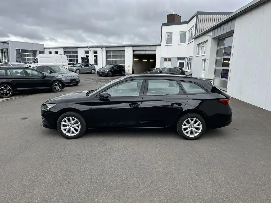 Używany Seat Leon Style 150 KM (110 kW) 2020 Czarny Kombi