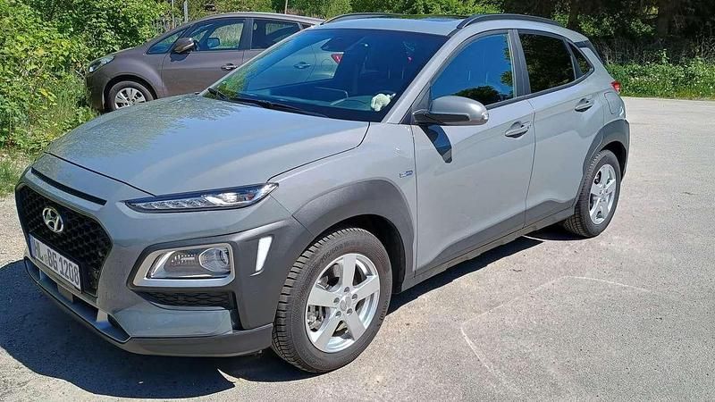 Grau Gebraucht 2020 Hyundai Kona Advantage SUV | 17.500 € (Superpreis) - Bild 1/4