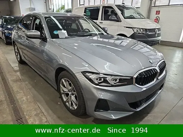 Gebraucht BMW 320 Shadowline 190 PS (139 kW) 2023 Skyscraper grau (metallic) Limousine