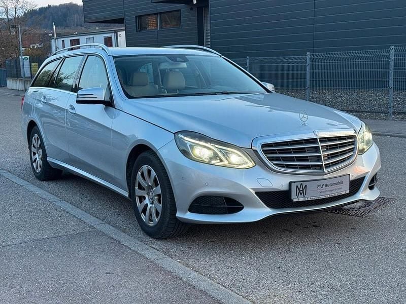 Gebraucht Mercedes E220 170 PS (125 kW) 2015 Silber Kombi