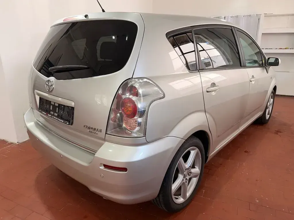 Gebraucht Toyota Corolla Verso Edition 129 PS (94 kW) 2006 Silber Van / Kleinbus