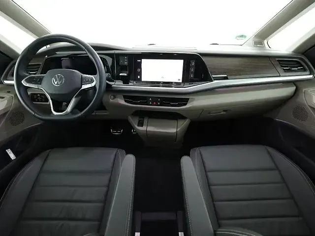 Gebraucht VW Multivan Style 204 PS (150 kW) 2024 Schwarzkeine angabe Van / Kleinbus