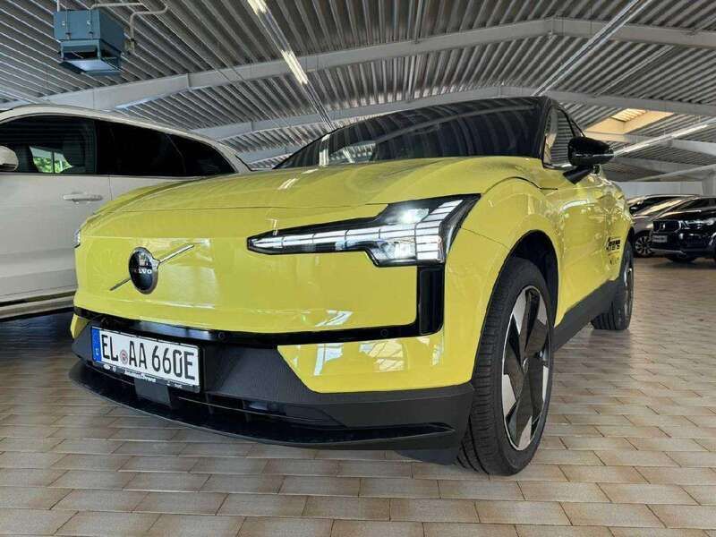 Moss yellow Gebraucht 2024 Volvo EX30 Plus SUV | 38.450 € (Guter Preis) - Bild 1/4