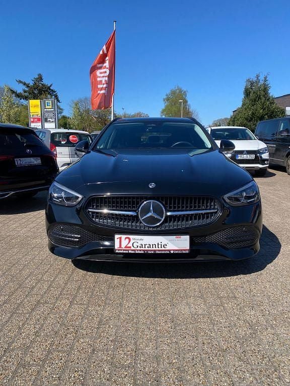 Gebraucht Mercedes C200 163 PS (119 kW) 2023 Schwarz Kombi