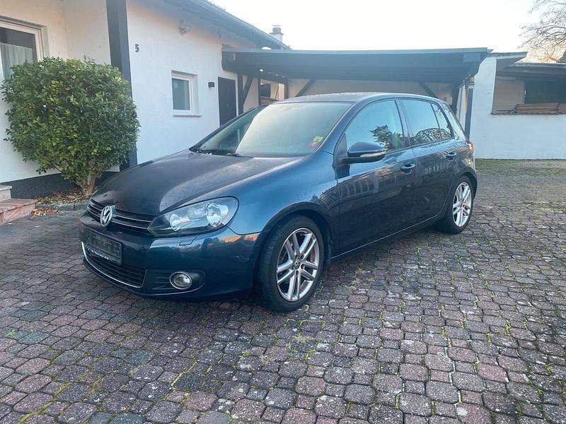 Violet Gebraucht 2009 VW Golf VI Highline Limousine | 5.300 € (Etwas zu teuer) - Bild 1/4
