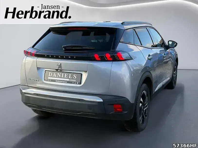 Gebraucht Peugeot e-2008 Allure 100 kW (136 PS) 2022 Grau SUV