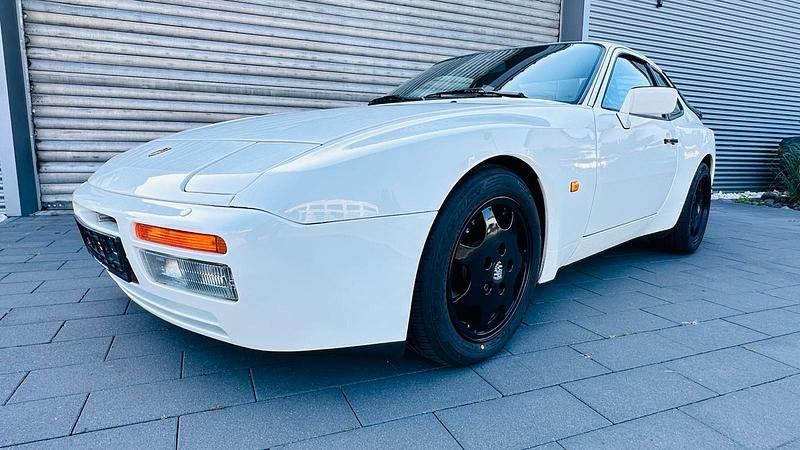 Weiß Gebraucht 1987 Porsche 944 Turbo Coupé | 28.950 € - Bild 1/4