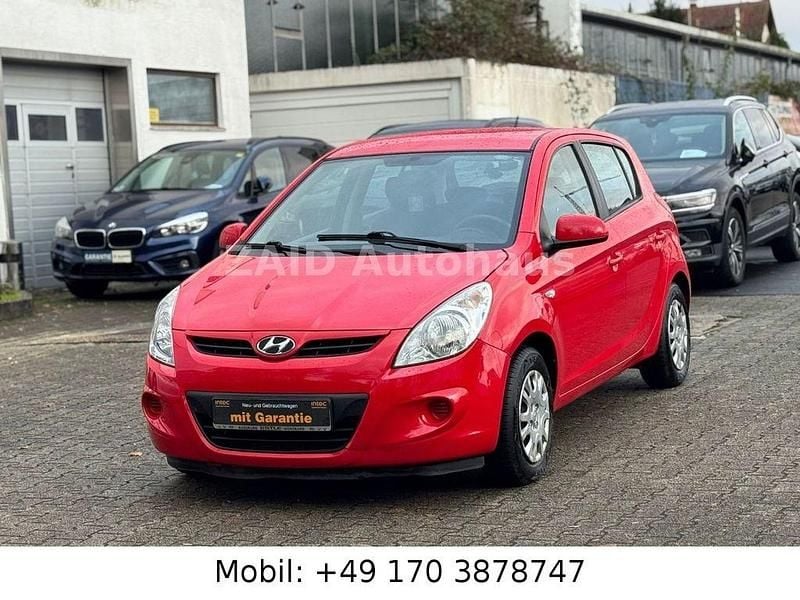 Rot Gebraucht 2012 Hyundai i20 Trend Limousine | 3.999 € (Guter Preis) - Bild 1/4