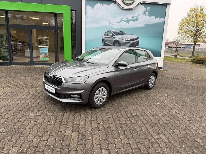 Neu Skoda Fabia Essence 80 PS (58 kW) 2026 Graphitegrau metallic Kleinwagen