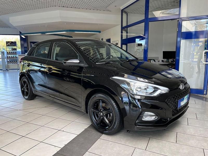Schwarz Gebraucht 2019 Hyundai i20 Limousine | 12.250 € (Fairer Preis) - Bild 1/4